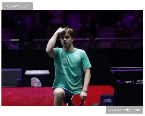 瑞典赛区现温情一幕：莫雷高德对手伤退后放弃庆祝主动安慰